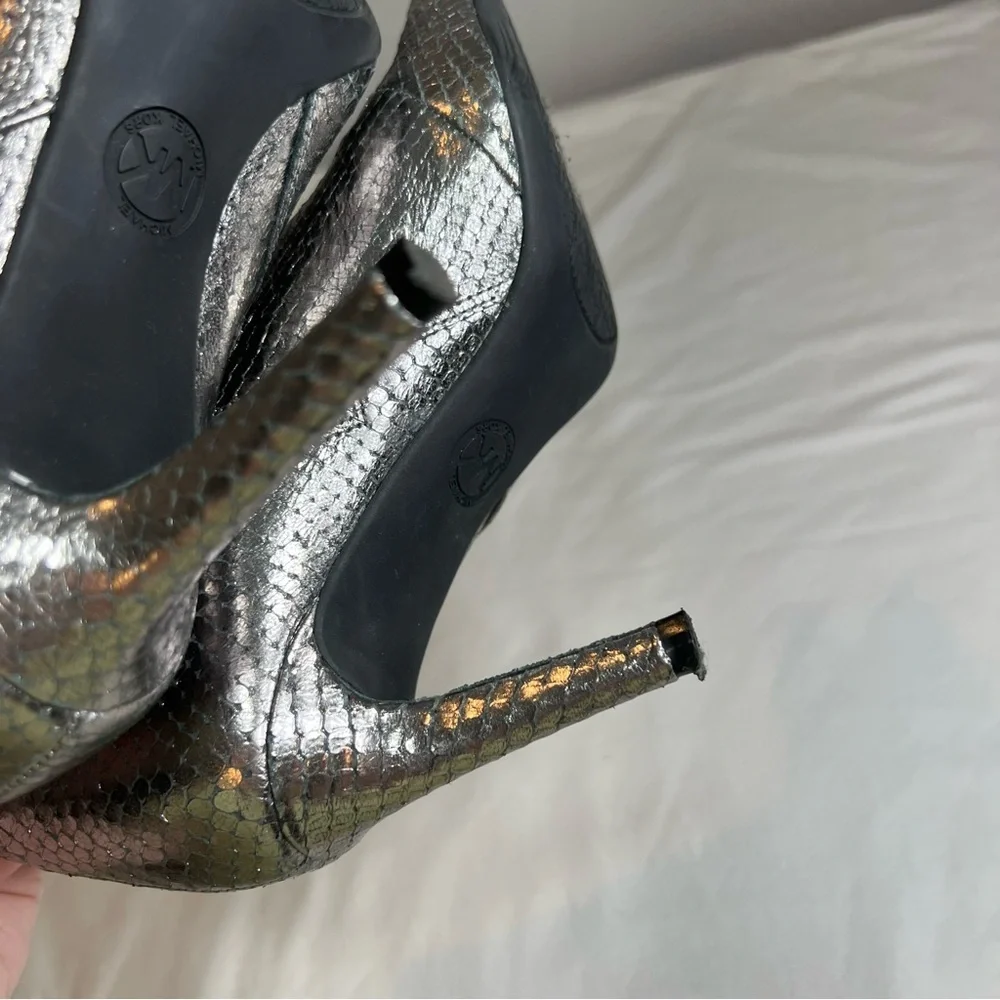 Michael Kors Dorothy flex mid heel side zip. Silver snake ankle boots size 6
